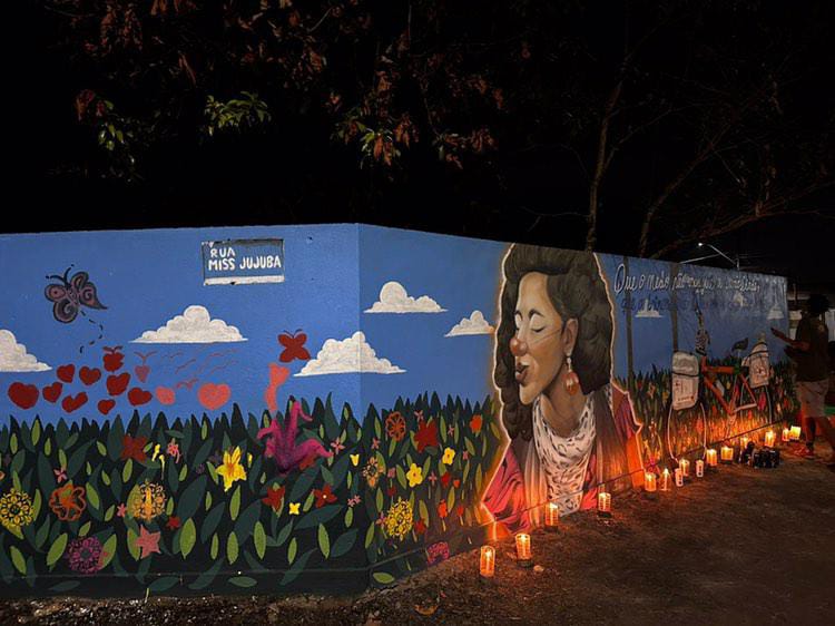 mural pintado em homenagem à Julieta Hernandez, a palhaça Jujuba.
